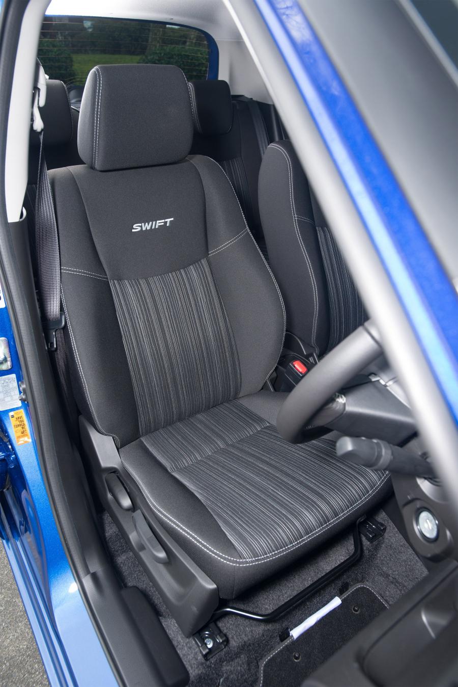  Suzuki Swift SZ-L Special Edition 2014 года  (UK) (фото 4 из 4)